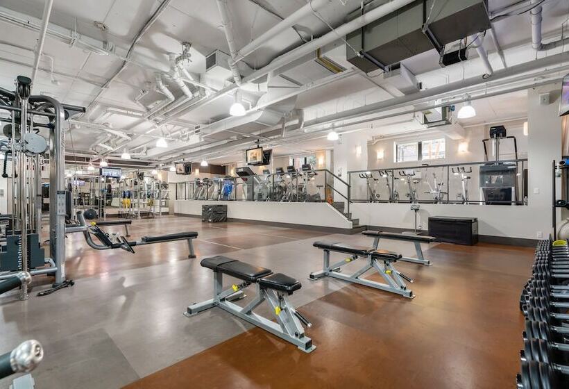 Level Vancouver Yaletown Seymour