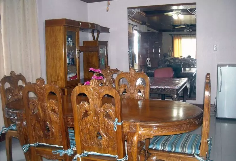 ペンション Cebu Guest Inn
