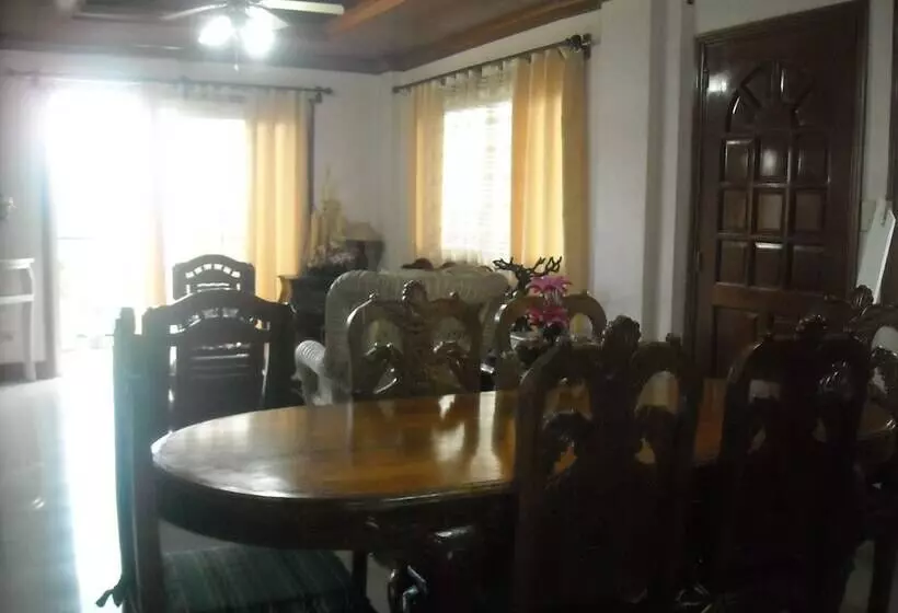 ペンション Cebu Guest Inn