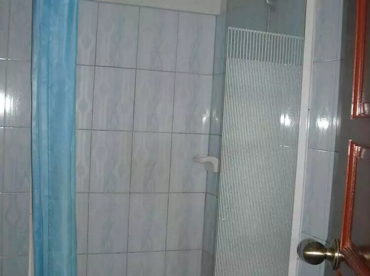 ペンション Cebu Guest Inn