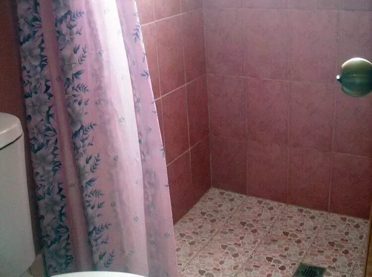 ペンション Cebu Guest Inn