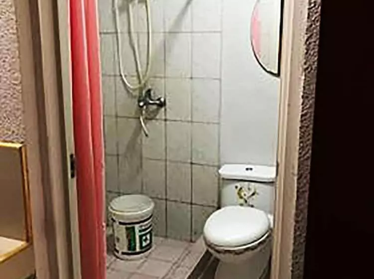 ペンション Cebu Guest Inn
