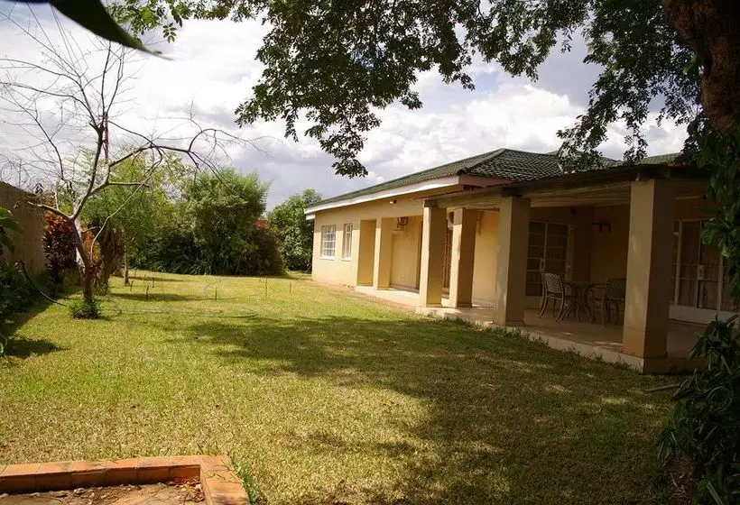 پانسیون Khanondo Guest House