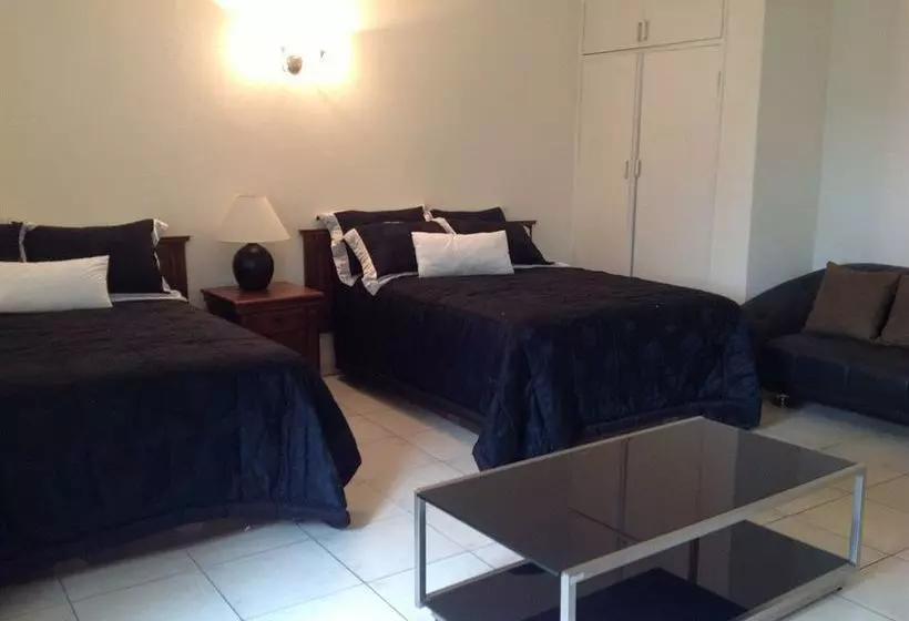 پانسیون Khanondo Guest House