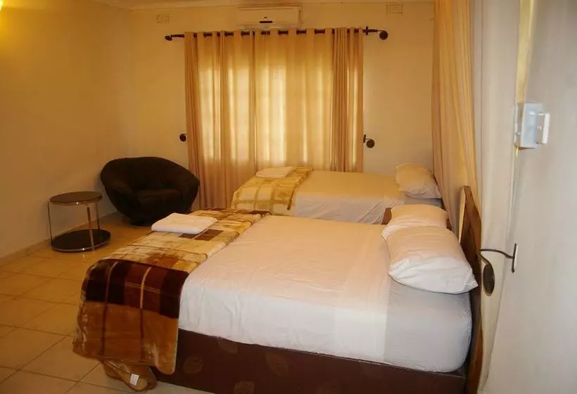 پانسیون Khanondo Guest House