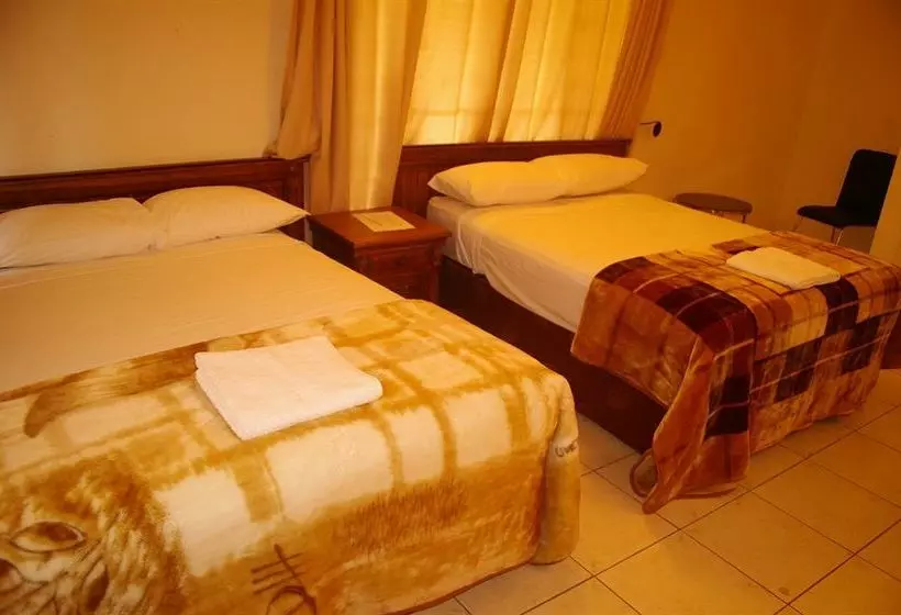 پانسیون Khanondo Guest House