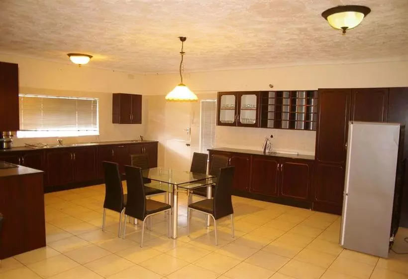 پانسیون Khanondo Guest House