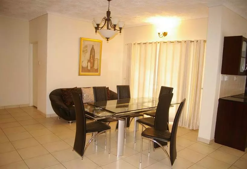 پانسیون Khanondo Guest House