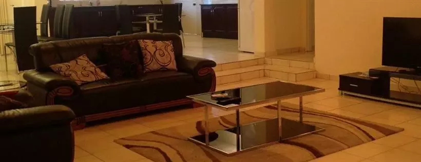 پانسیون Khanondo Guest House