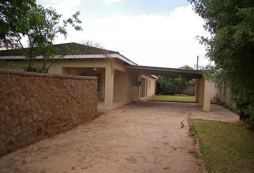 پانسیون Khanondo Guest House