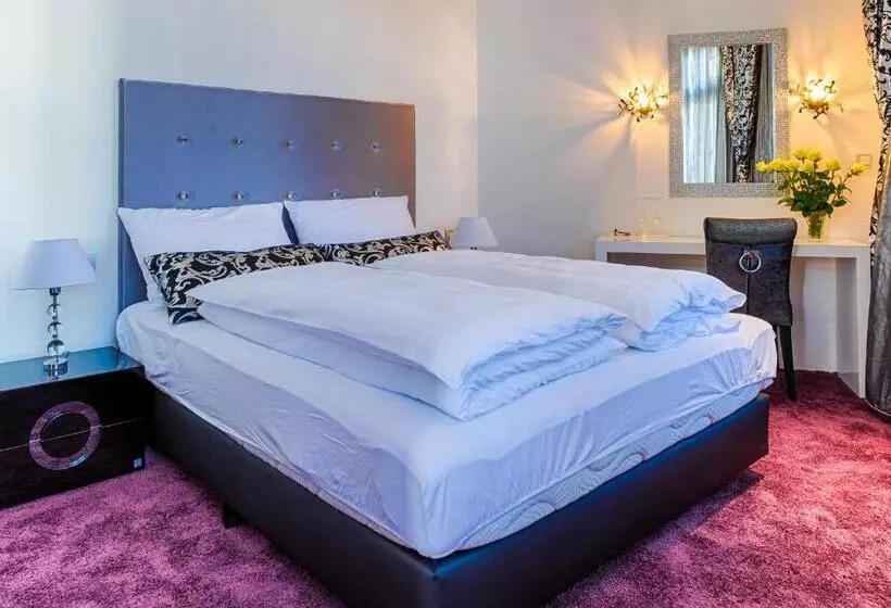 پانسیون Starlight Luxury Rooms