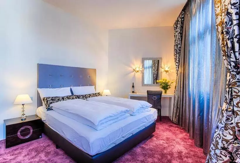 پانسیون Starlight Luxury Rooms