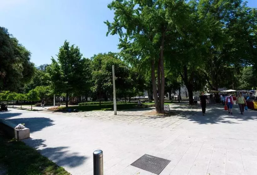 پانسیون Starlight Luxury Rooms