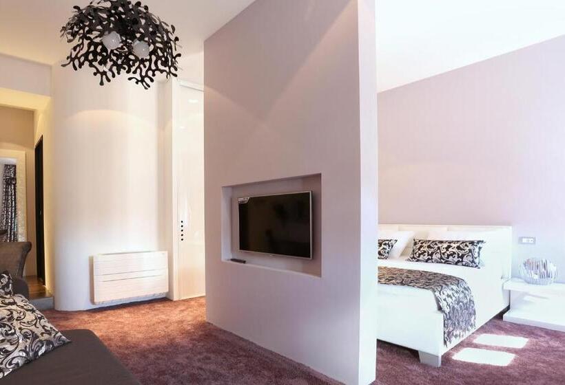 膳宿费 Starlight Luxury Rooms