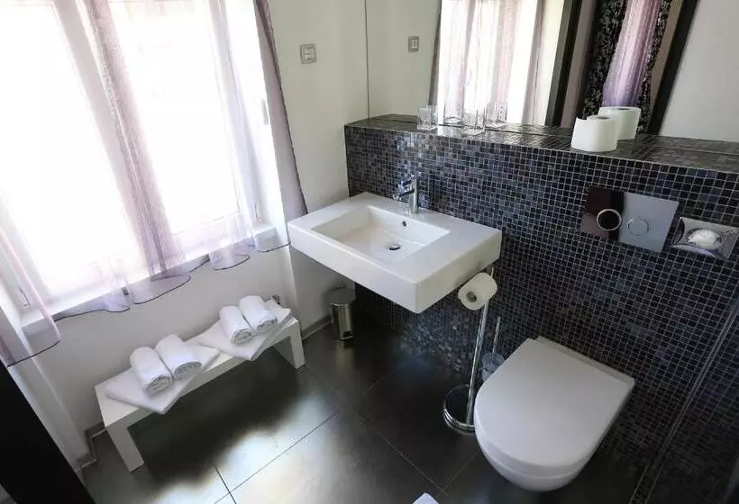 پانسیون Starlight Luxury Rooms