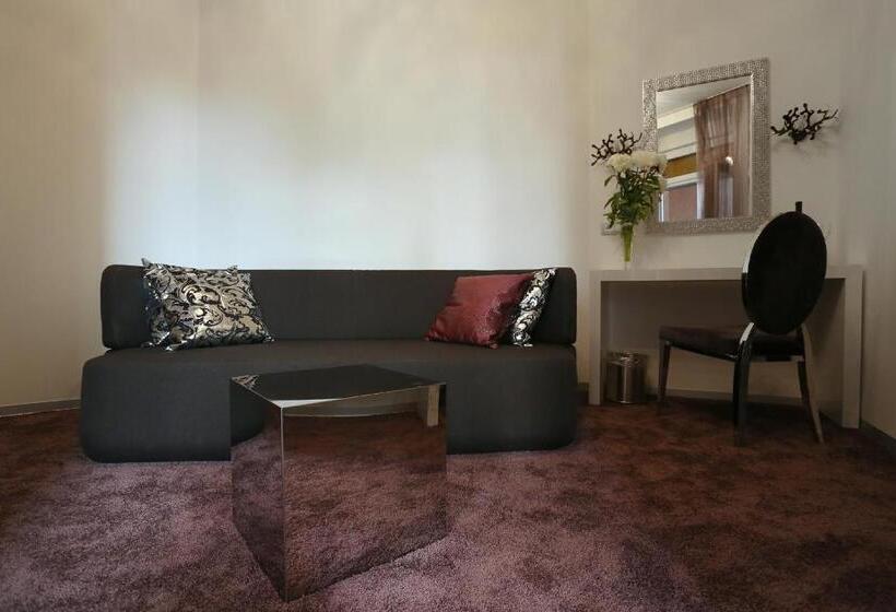 膳宿费 Starlight Luxury Rooms