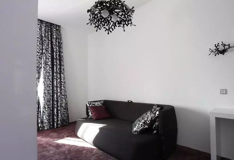 پانسیون Starlight Luxury Rooms