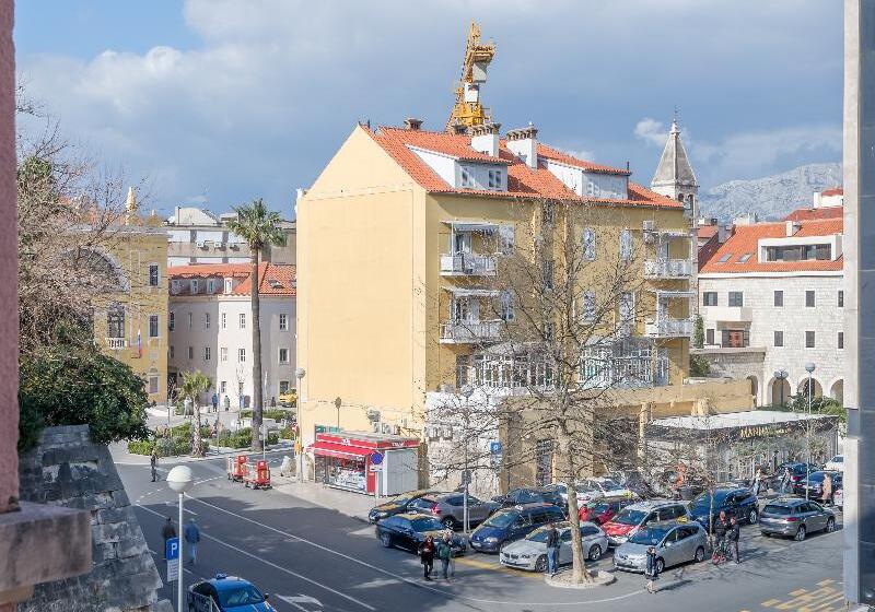 膳宿费 Starlight Luxury Rooms