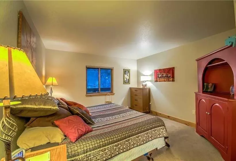 Residences At Old Town By Retreatia