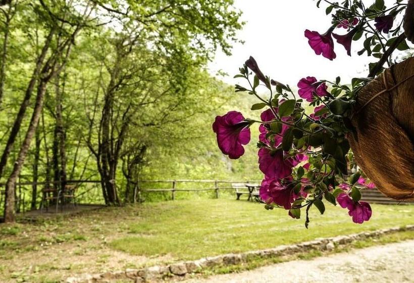 هتل Grab Ethno Village And Camp