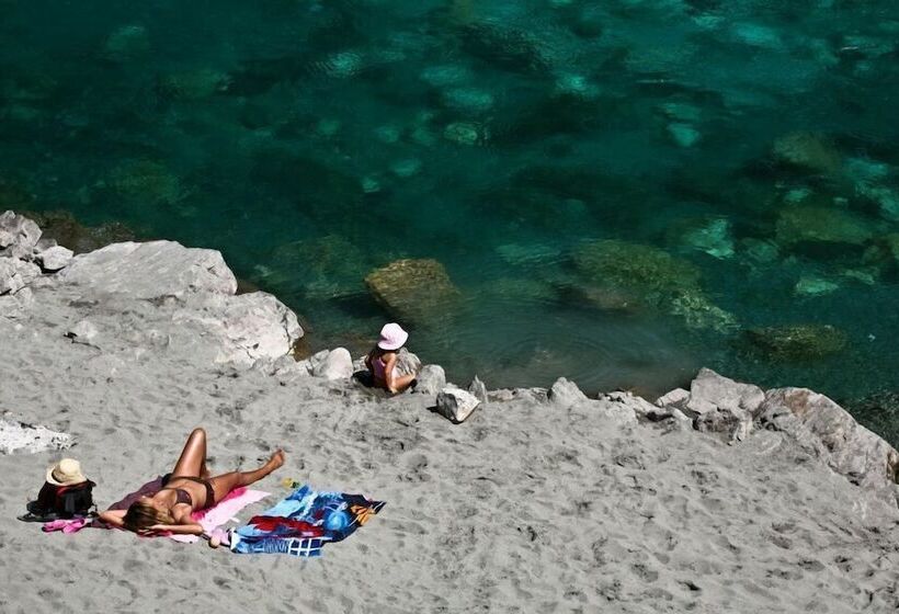 هتل Grab Ethno Village And Camp