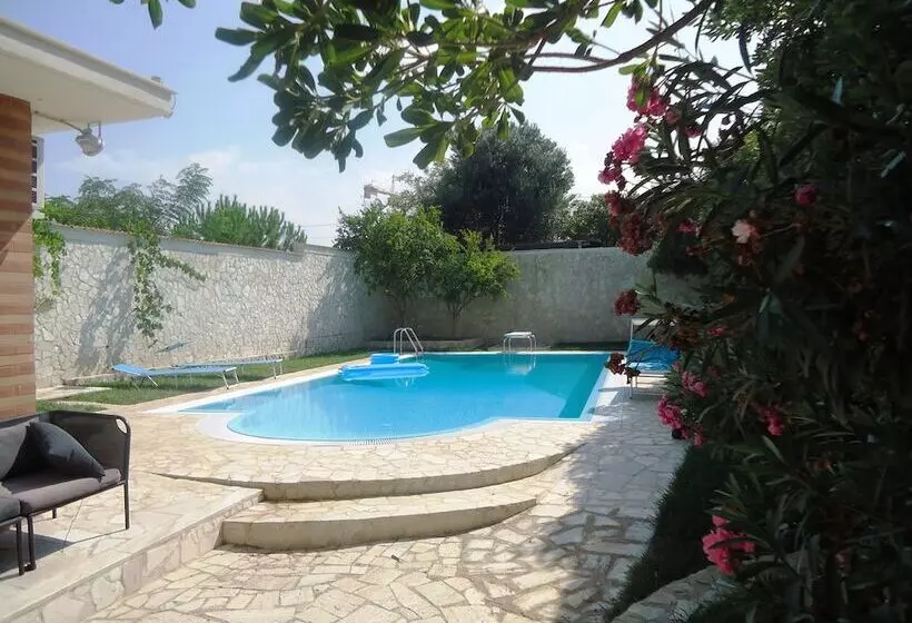 تختخواب و صبحانه Villa Dafne