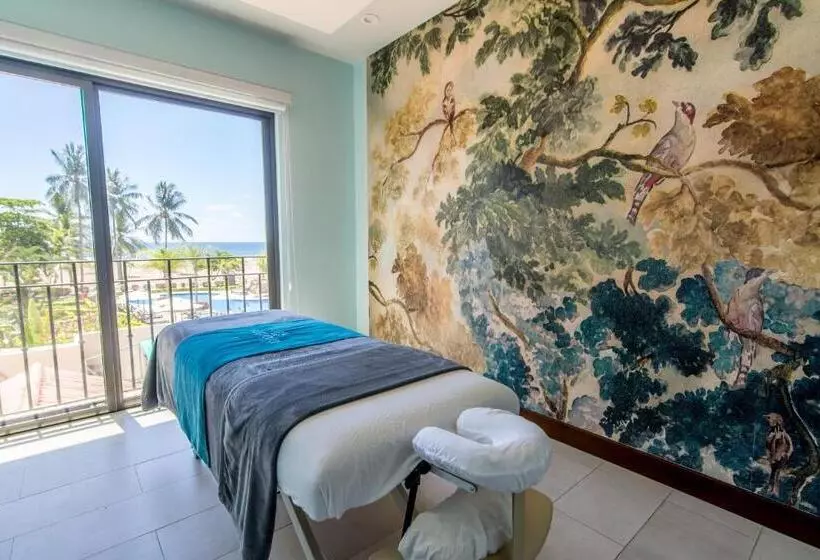 Hotel Croc S Resort & Casino