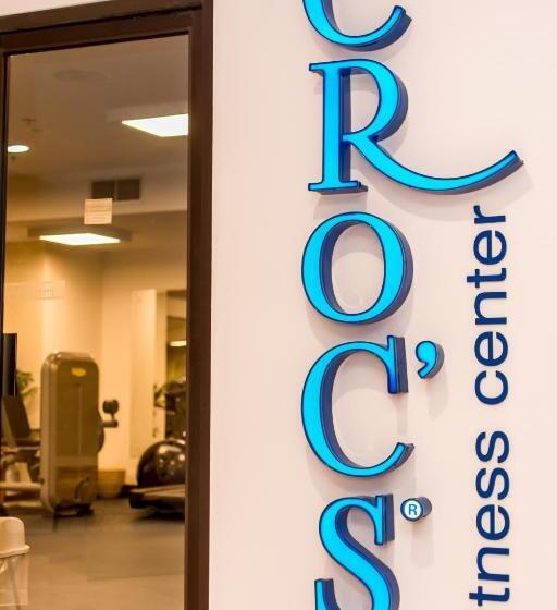 هتل Croc S Resort & Casino