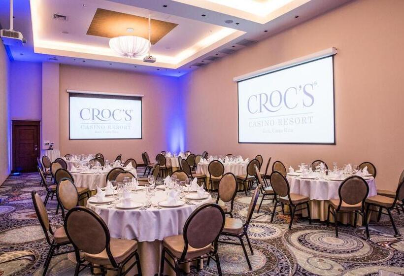 هتل Croc S Resort & Casino