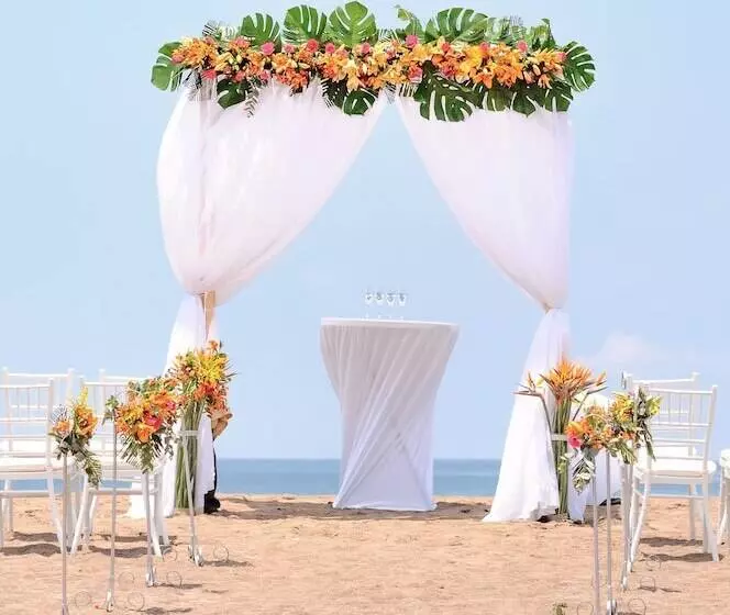 Hotel Croc S Resort & Casino