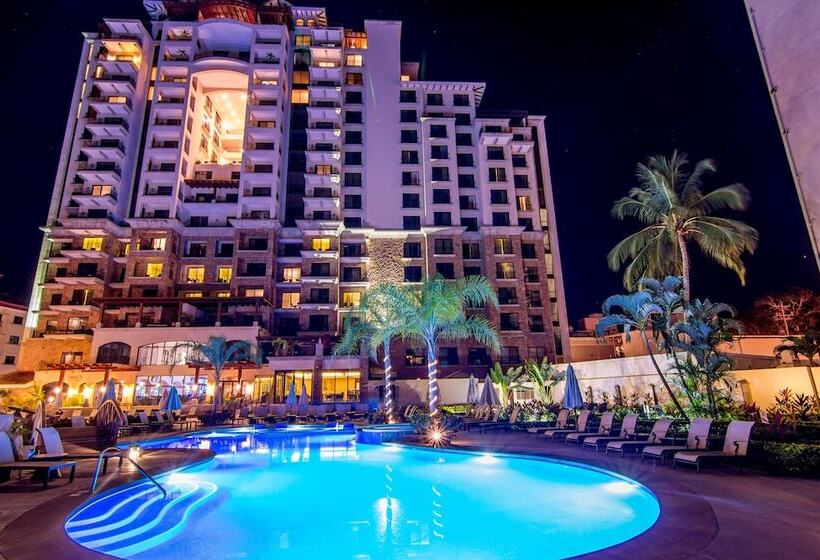 هتل Croc S Resort & Casino