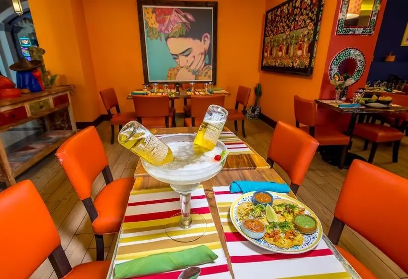 Hotel Croc S Resort & Casino