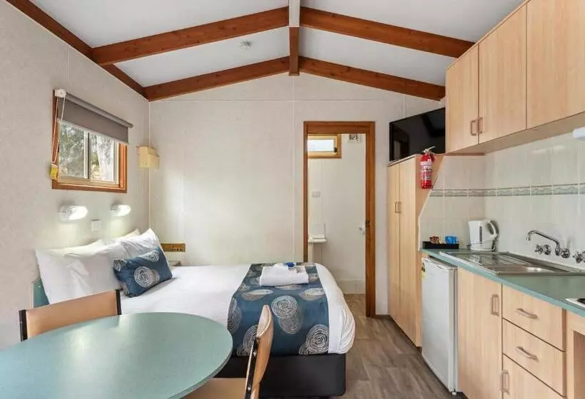 בית מלון כפרי Discovery Parks  Clare