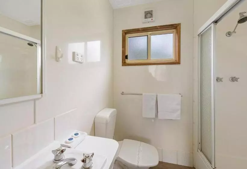 בית מלון כפרי Discovery Parks  Clare