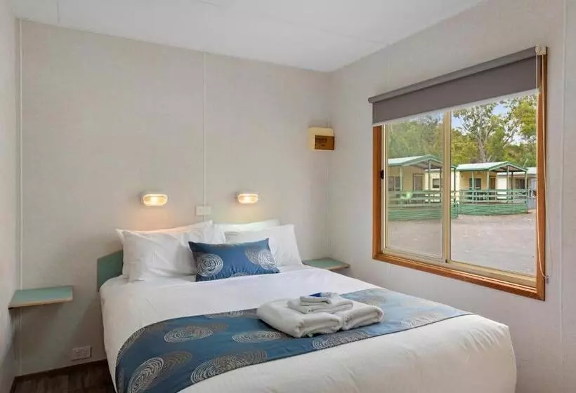 בית מלון כפרי Discovery Parks  Clare