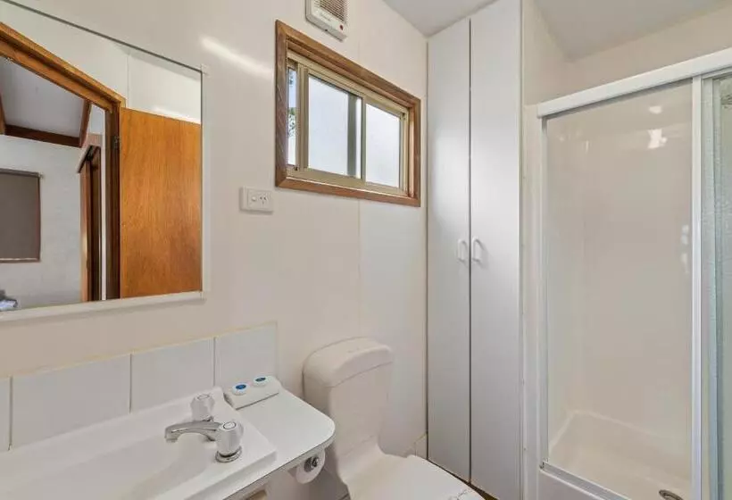 בית מלון כפרי Discovery Parks  Clare