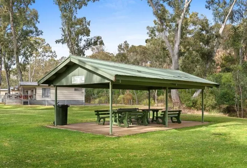 בית מלון כפרי Discovery Parks  Clare