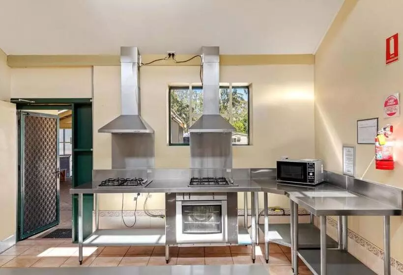 Отель Discovery Parks Clare