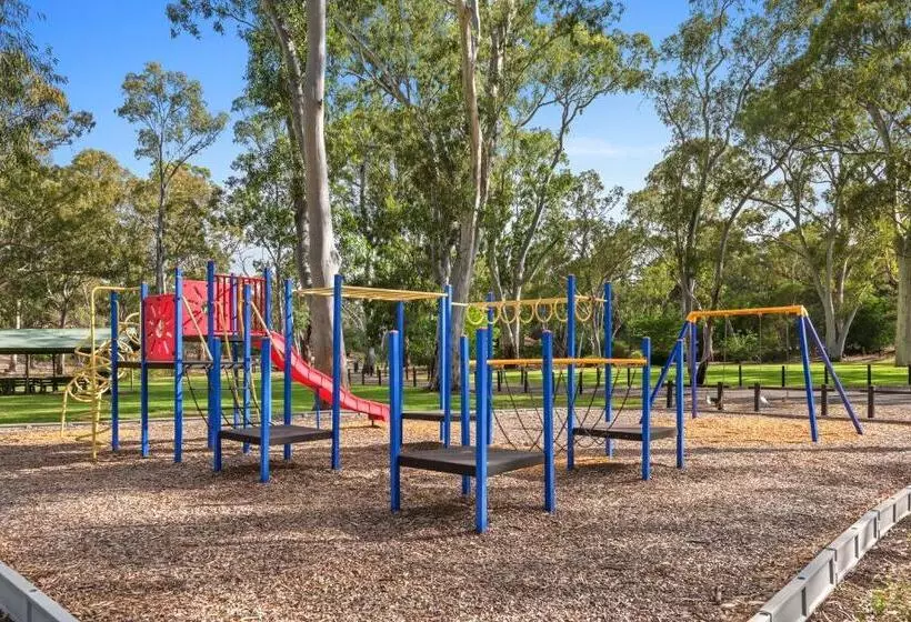 בית מלון כפרי Discovery Parks  Clare