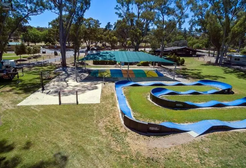 בית מלון כפרי Discovery Parks  Clare