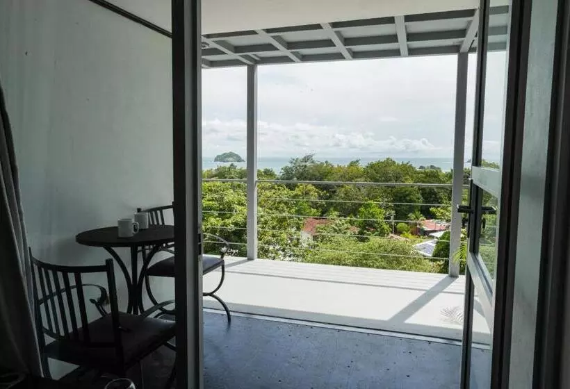 Отель El Faro Containers Beach