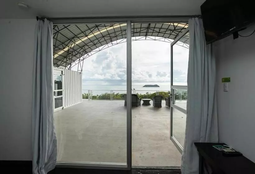 Отель El Faro Containers Beach