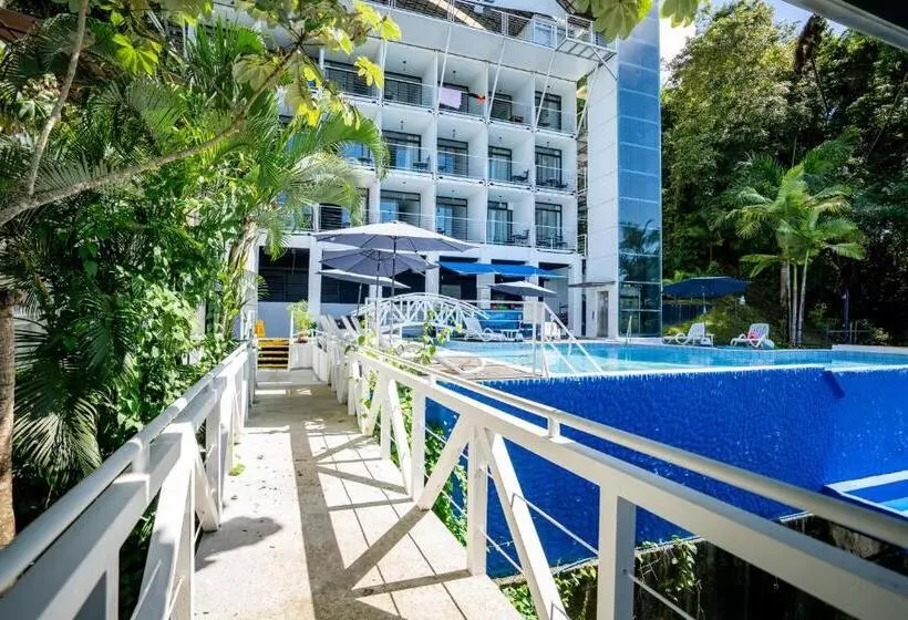 Отель El Faro Containers Beach