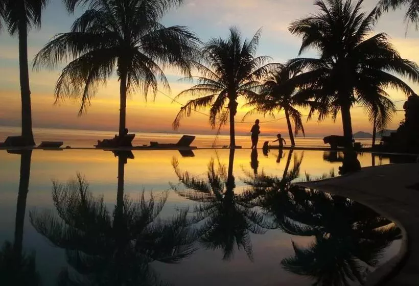 Отель First Villa Beach Resort