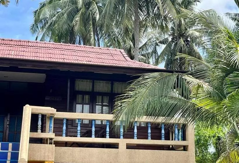 Отель First Villa Beach Resort