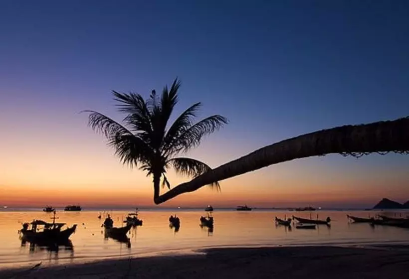 호텔 Lotus Paradise Resort