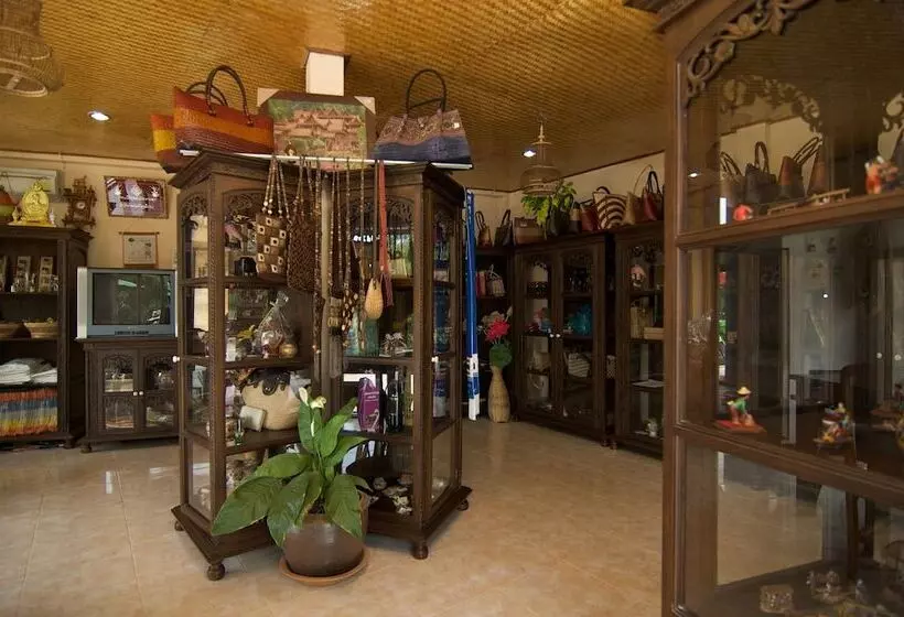 호텔 Lotus Paradise Resort