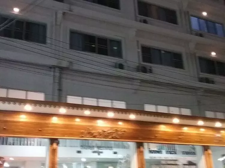 בית מלון כפרי Thassanee