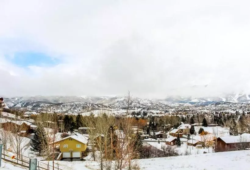 هتل The Pines By Retreatia