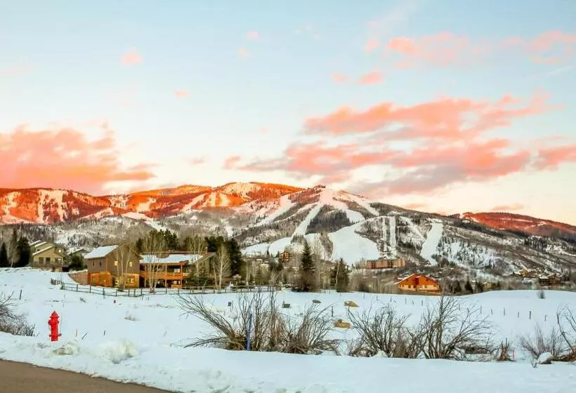 هتل The Pines By Retreatia